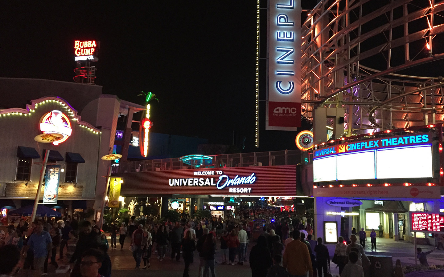 Take your date on an incredible night out at Universal CityWalk