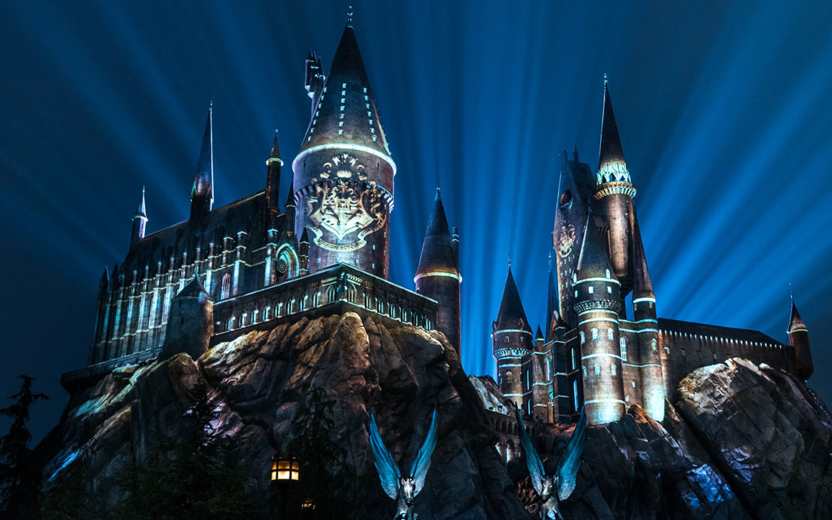 Your Clients can Experience The Nighttime Lights at Hogwarts Castle in The Wizarding World of Harry Potter